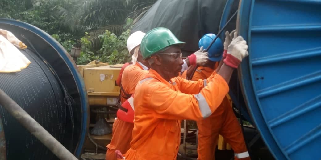 Fibre optic cable reel operations